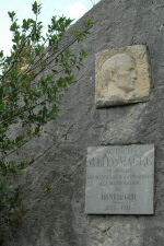 Stèle en hommage à Maurice Magne, poète, romancier