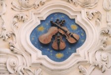 Rue Nerudova - Les trois petits violons