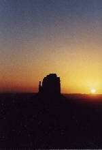 Lever de soleil sur Monument Valley