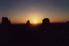 Lever de soleil sur Monument Valley