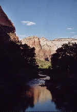 The lower emerald pool trail